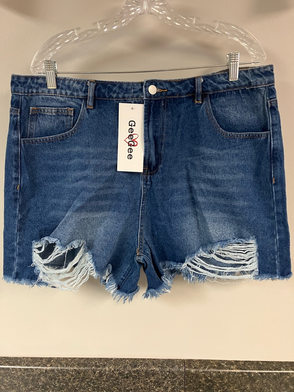 NWT gee gee distressed Jean shorts 3x
